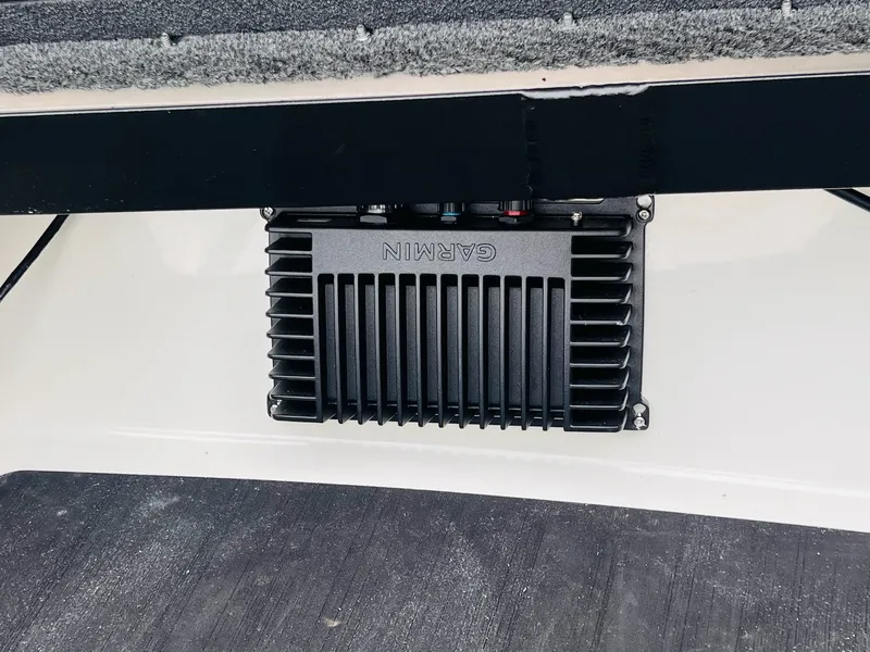 Slide: The Image of Skeeter ZXR20 2023 - 24