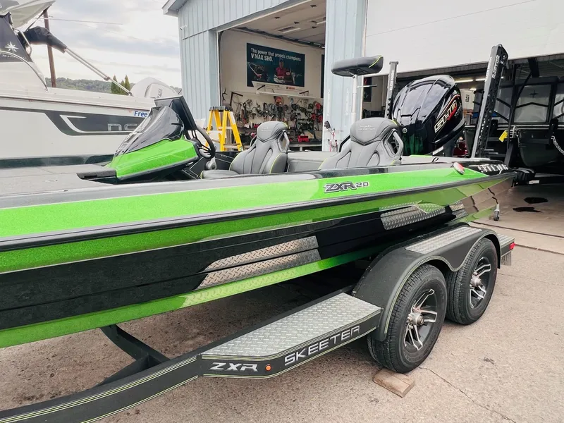 Slide: The Image of Skeeter ZXR20 2023 - 28