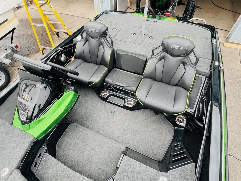 Slide: The Image of Skeeter ZXR20 2023 - 8