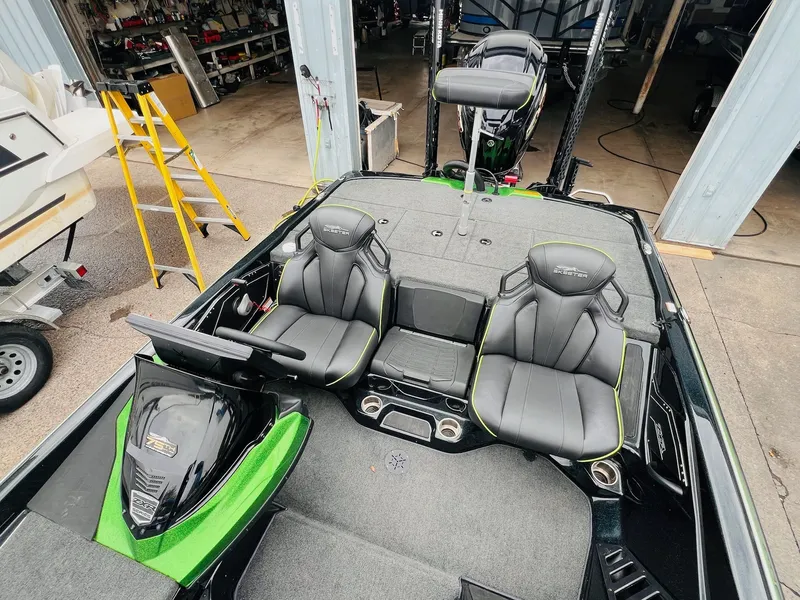 Slide: The Image of Skeeter ZXR20 2023 - 9