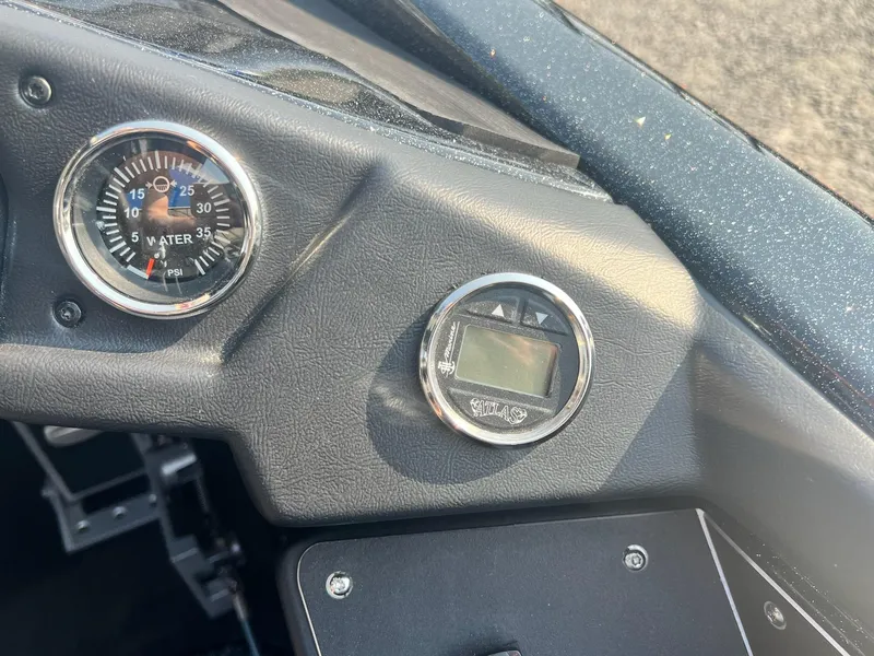 Slide: The Image of Skeeter ZXR 20 2024 - 16