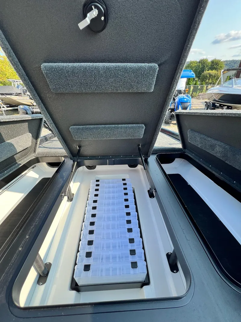 Slide: The Image of Skeeter ZXR 20 2024 - 21