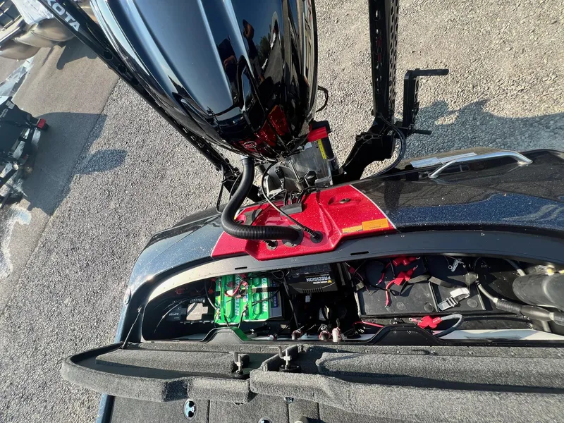 Slide: The Image of Skeeter ZXR 20 2024 - 3