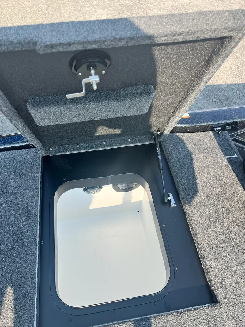 Slide: The Image of Skeeter ZXR 20 2024 - 33