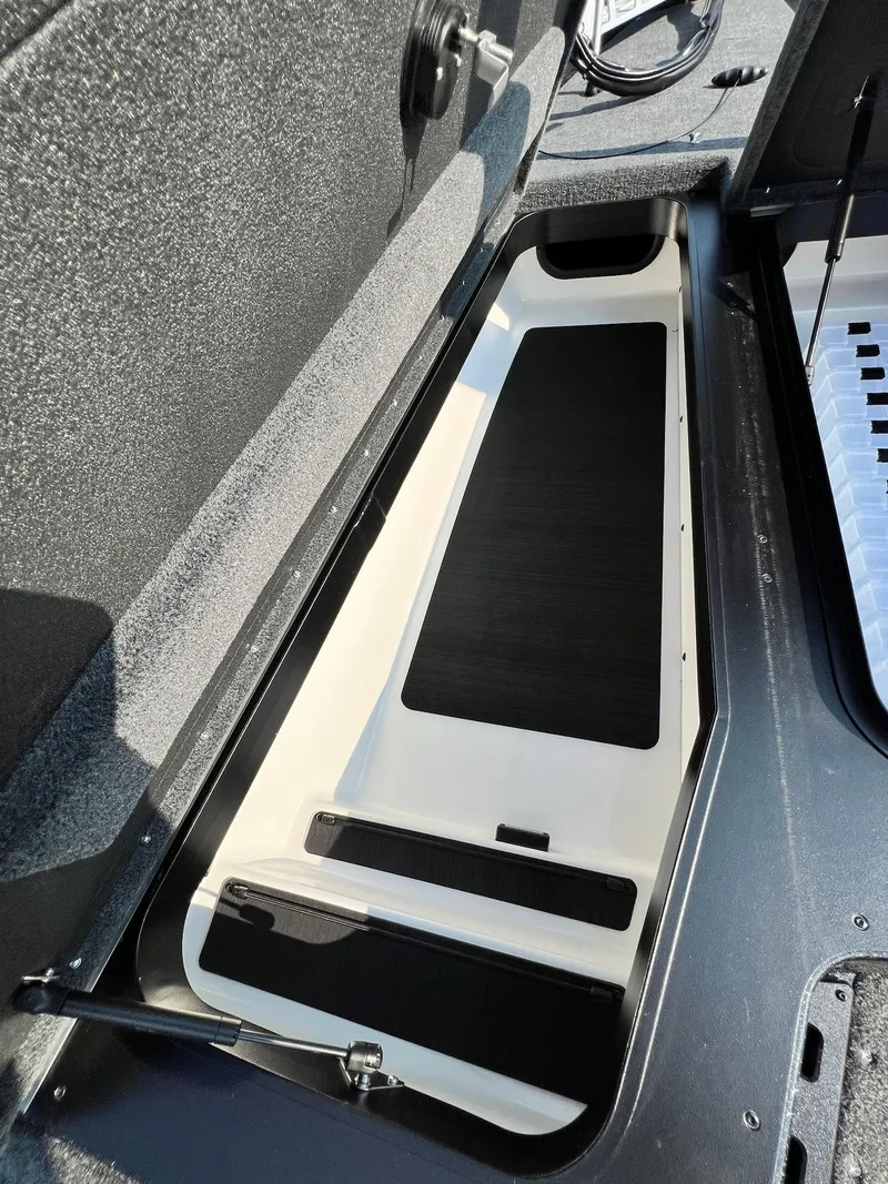 Slide: The Image of Skeeter ZXR 20 2024 - 41