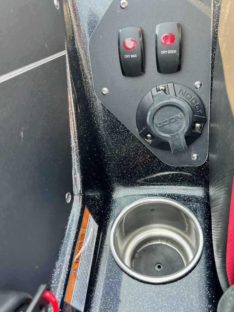 Slide: The Image of Skeeter ZXR 20 2024 - 48