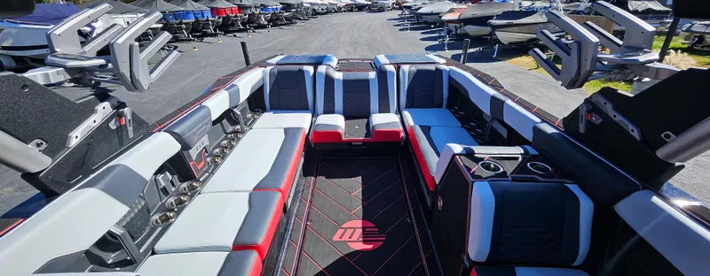 Slide: The Image of Malibu 26LSV 2025 - 11