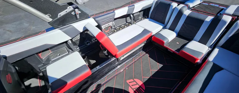 Slide: The Image of Malibu 26LSV 2025 - 12