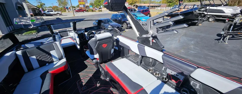 Slide: The Image of Malibu 26LSV 2025 - 13