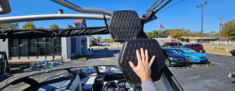 Slide: The Image of Malibu 26LSV 2025 - 17