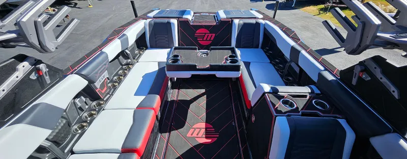 Slide: The Image of Malibu 26LSV 2025 - 19