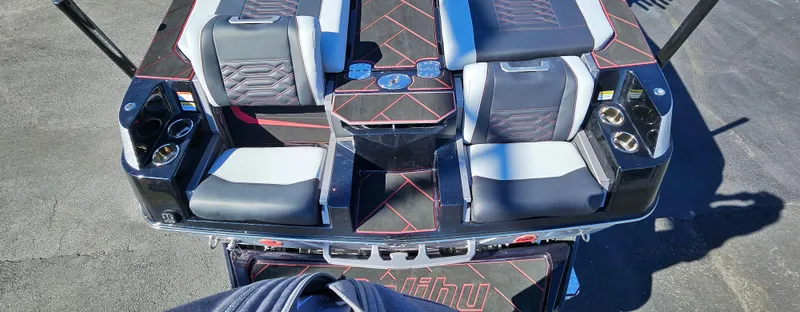 Slide: The Image of Malibu 26LSV 2025 - 21