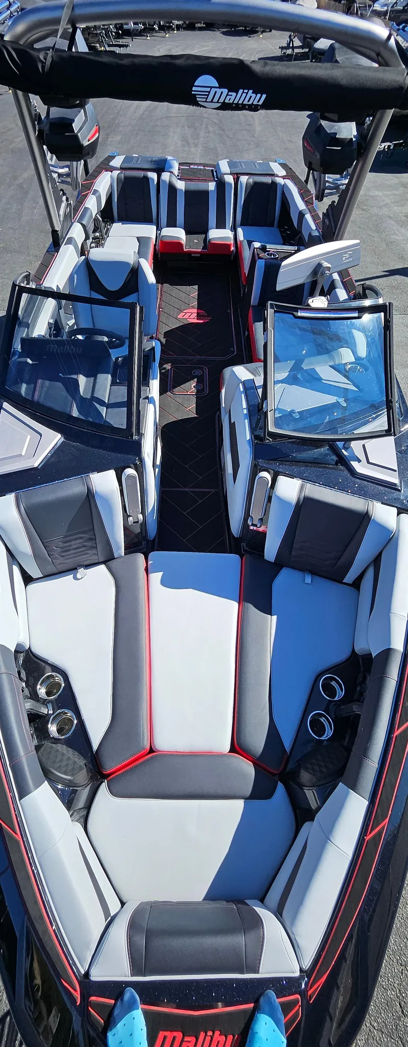 Slide: The Image of Malibu 26LSV 2025 - 5