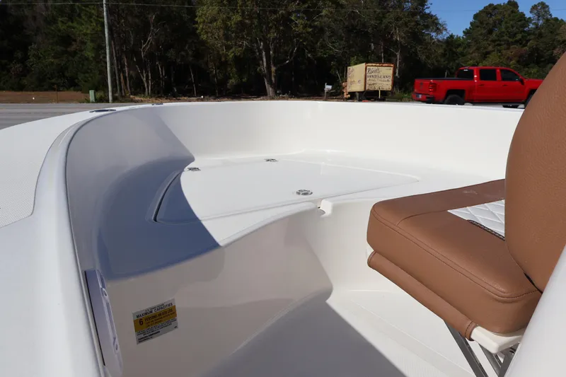 Slide: The Image of Pioneer 180 Sport Fish 2025 - 9