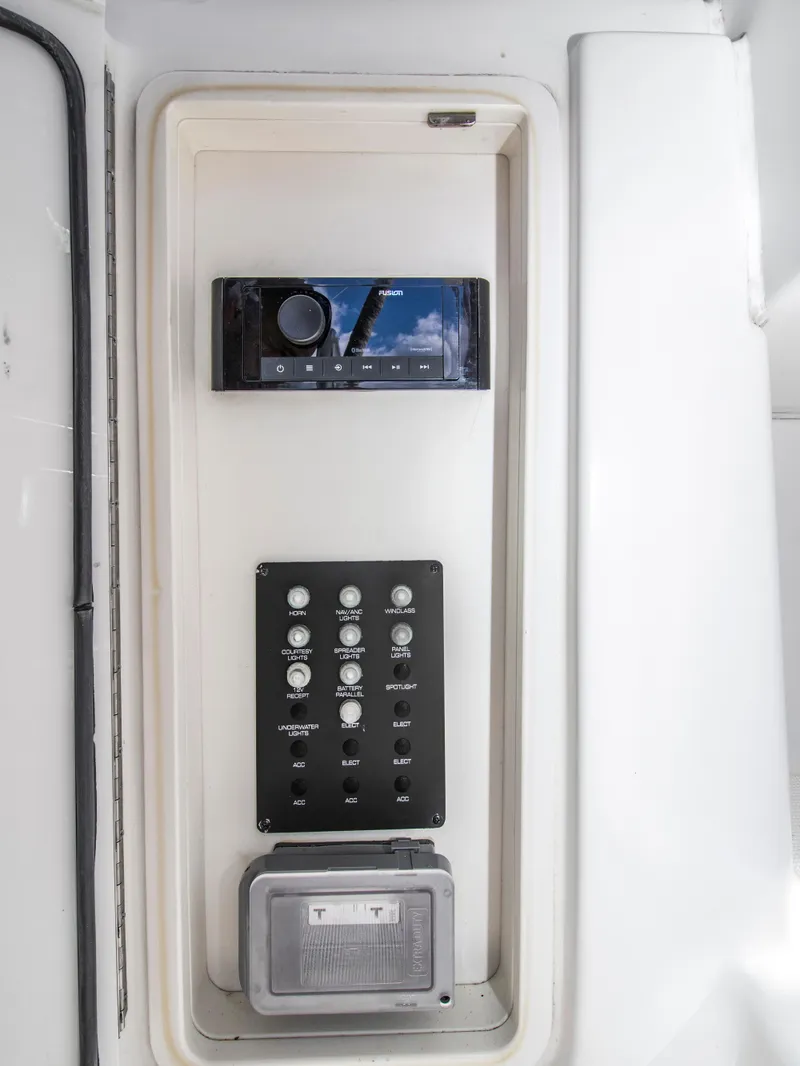 Slide: The Image of Tiara 3900 Convertible 2008 - 80