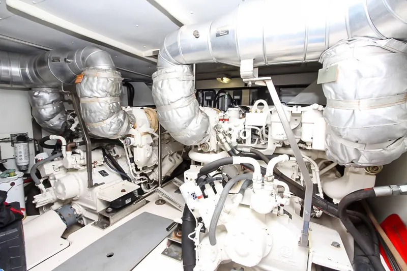 Slide: The Image of 70' Azimut - 51