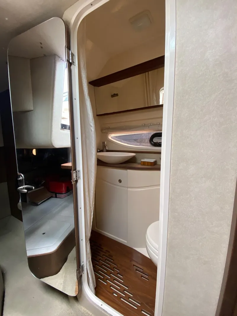 Slide: The Image of Sea Ray Sundancer 350 2013 - 22