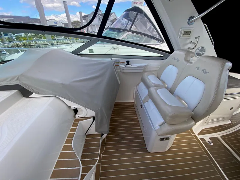 Slide: The Image of Sea Ray Sundancer 350 2013 - 8