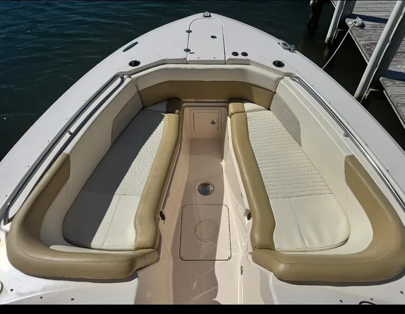Slide: The Image of 2014 Grady-White Freedom 307 boat with spacious seating and elegant design. - 22