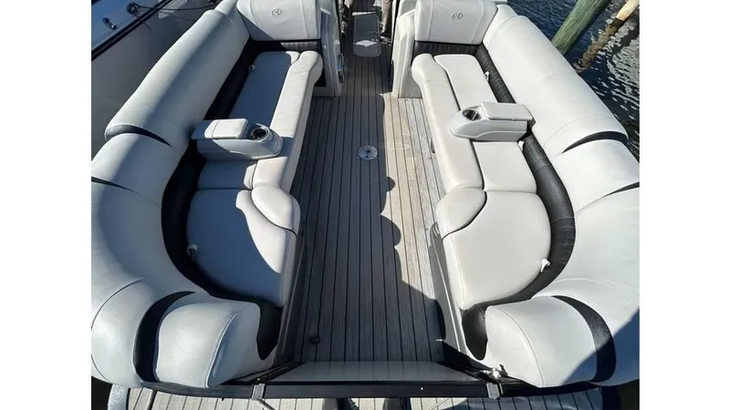 Slide: The Image of 2020 Avalon Catalina Platinum 2785 EL-W boat interior with luxurious seating. - 10
