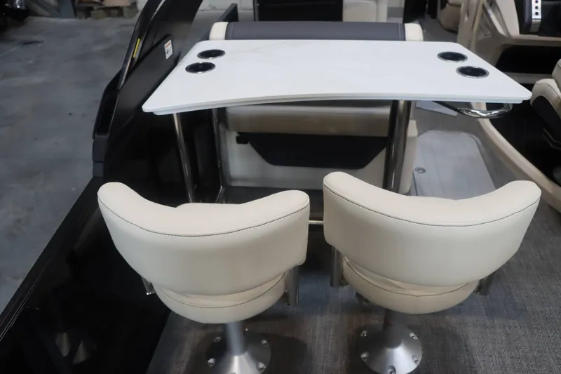 Slide: The Image of Barletta Lusso 25UE 2025 - 10