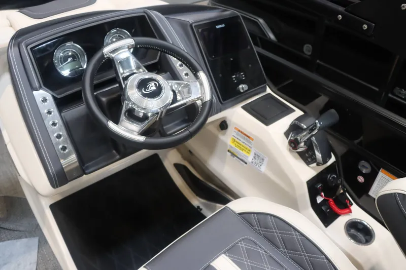 Slide: The Image of Barletta Lusso 25UE 2025 - 13