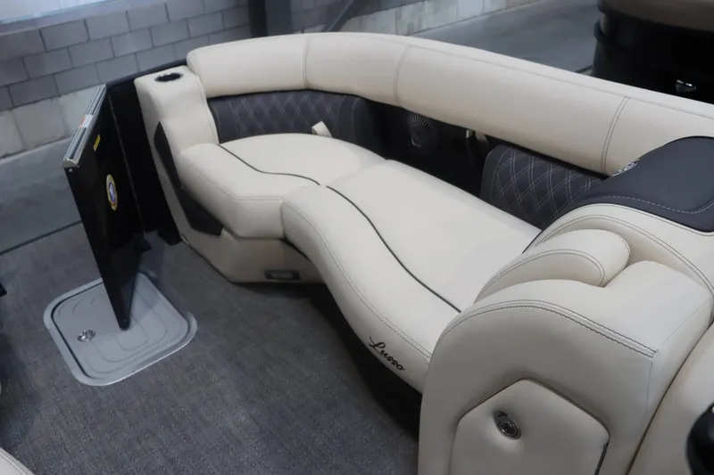 Slide: The Image of Barletta Lusso 25UE 2025 - 20