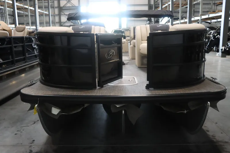 Slide: The Image of Barletta Lusso 25UE 2025 - 5