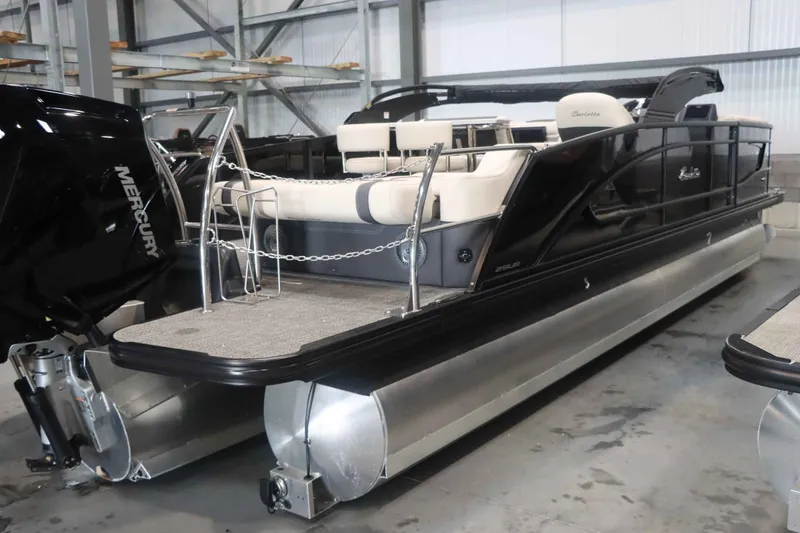 Slide: The Image of Barletta Lusso 25UE 2025 - 8