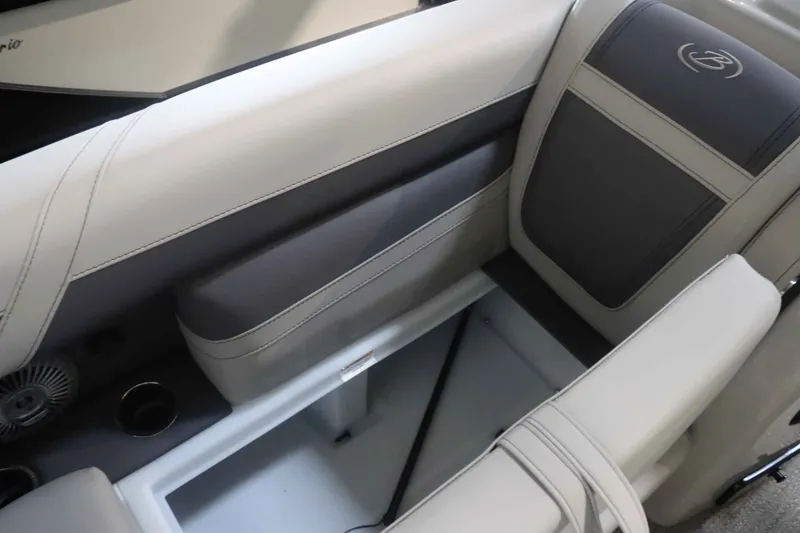 Slide: The Image of Barletta Cabrio 24UE 2025 - 15