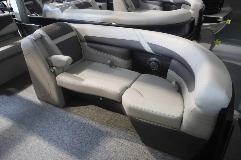 Slide: The Image of Barletta Cabrio 24UE 2025 - 18