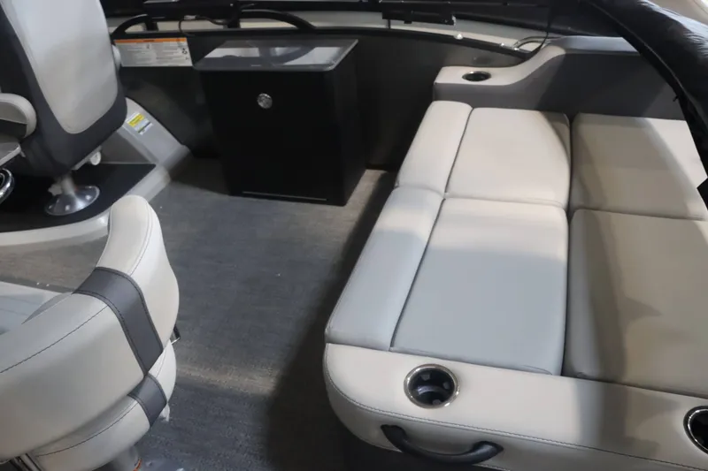 Slide: The Image of Barletta Cabrio 24UE 2025 - 6