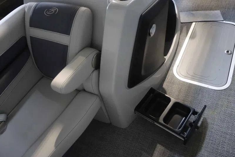 Slide: The Image of Barletta Cabrio 22U 2025 - 17