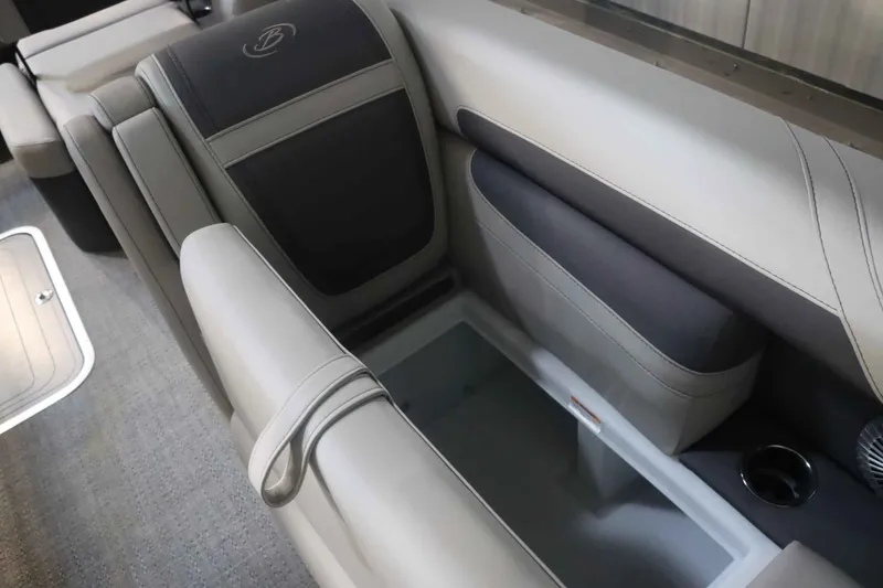 Slide: The Image of Barletta Cabrio 22U 2025 - 19