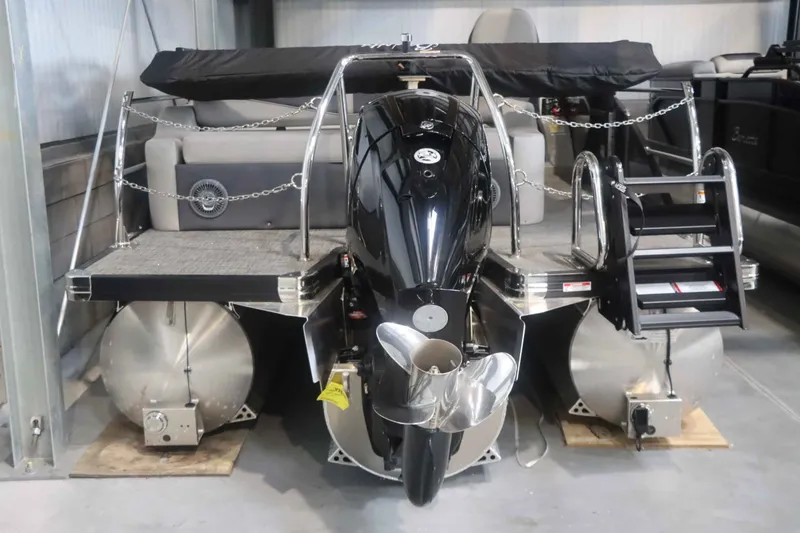 Slide: The Image of Barletta Cabrio 22U 2025 - 4