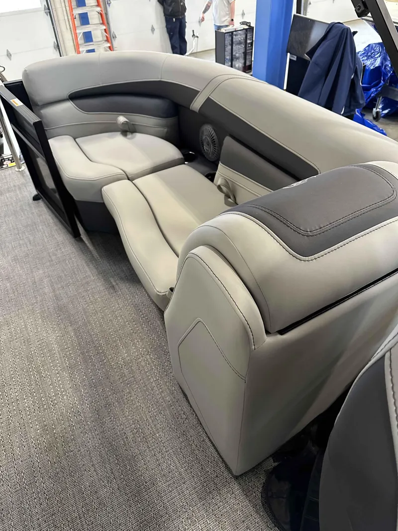 Slide: The Image of Barletta Cabrio 22QC 2025 - 12