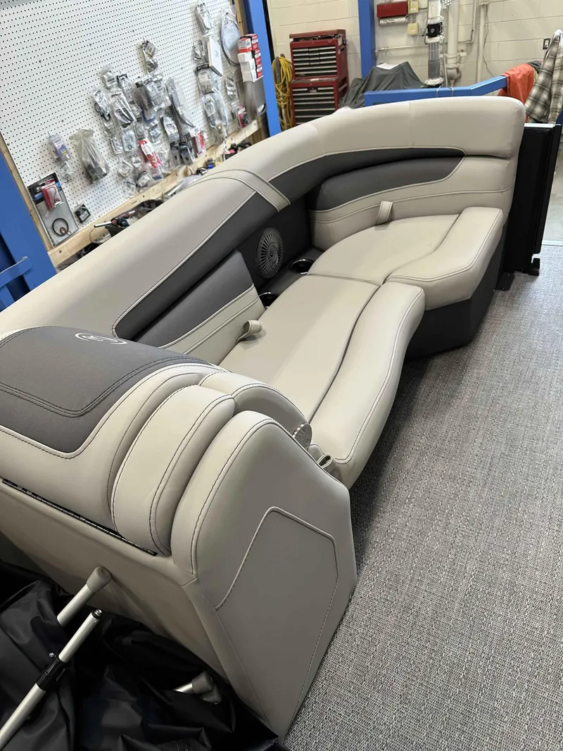 Slide: The Image of Barletta Cabrio 22QC 2025 - 15