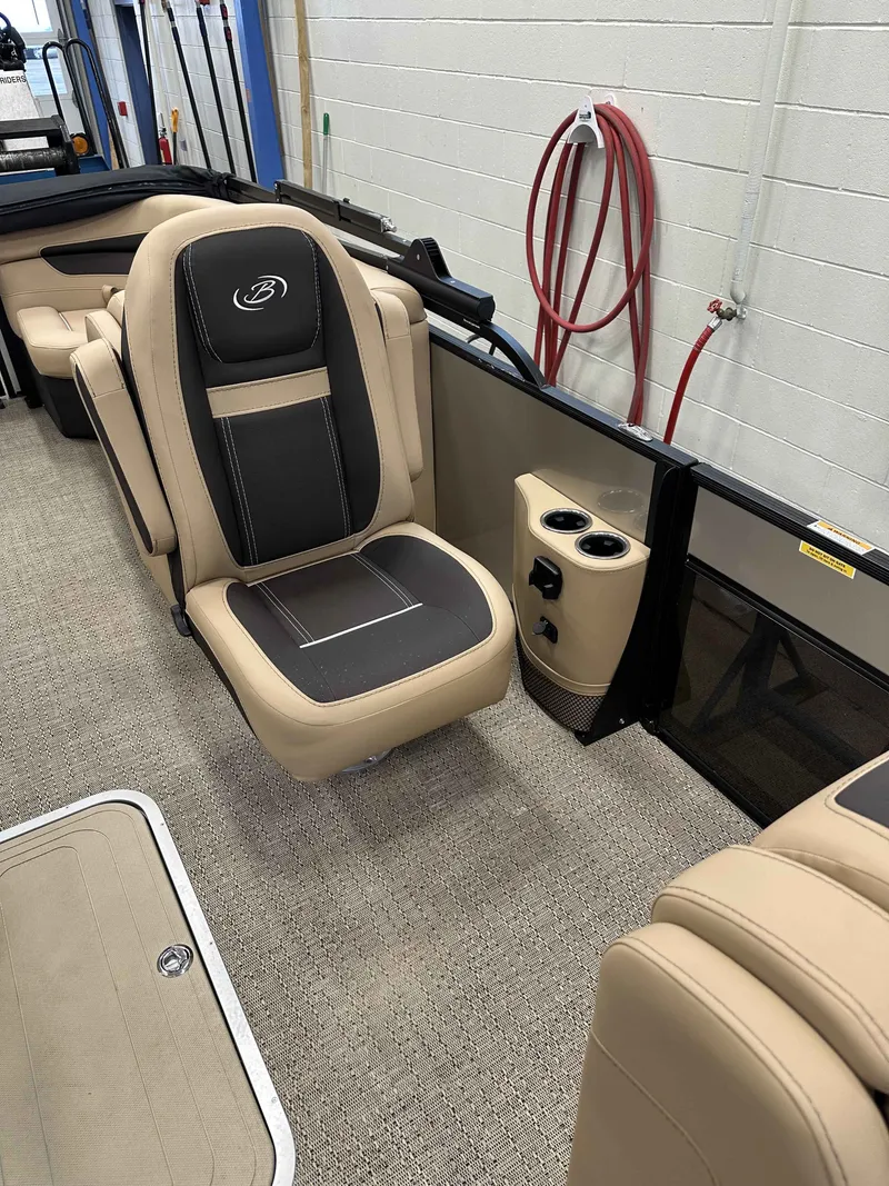 Slide: The Image of Barletta Cabrio 22QC 2025 - 3