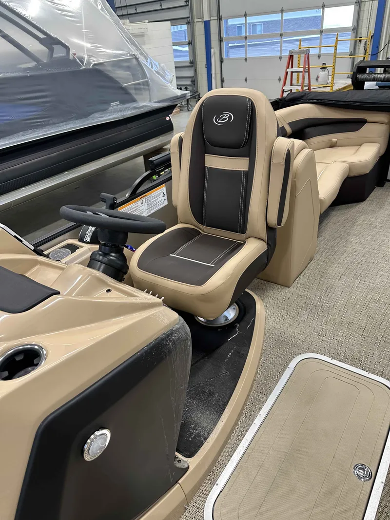 Slide: The Image of Barletta Cabrio 22QC 2025 - 4