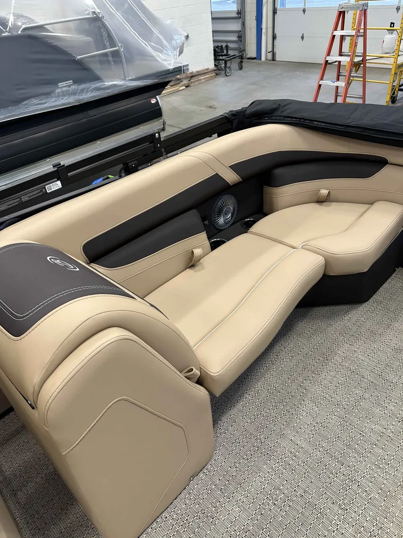 Slide: The Image of Barletta Cabrio 22QC 2025 - 6