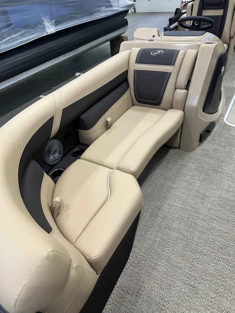 Slide: The Image of Barletta Cabrio 22QC 2025 - 7