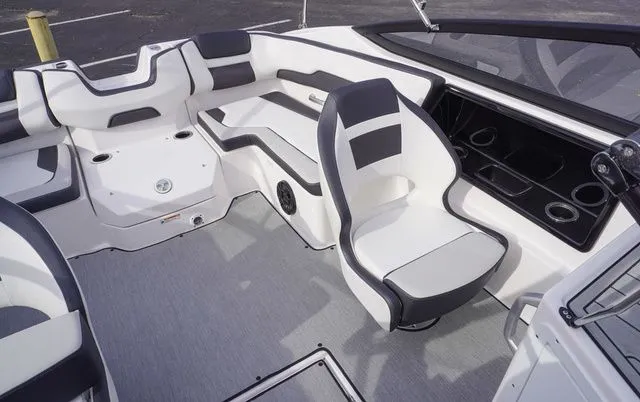 Slide: The Image of Yamaha SX195 2025 - 14