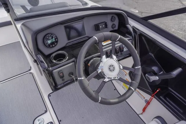 Slide: The Image of Yamaha SX195 2025 - 17