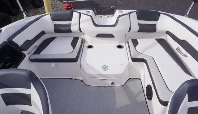 Slide: The Image of Yamaha SX195 2025 - 19