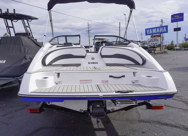 Slide: The Image of Yamaha SX195 2025 - 3