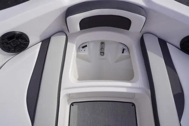 Slide: The Image of Yamaha SX195 2025 - 8