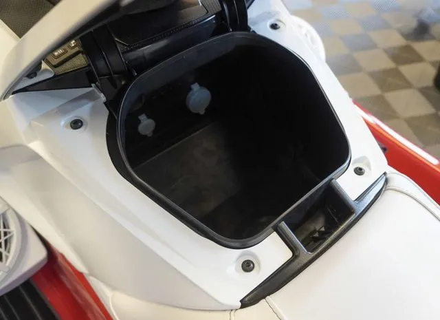 Slide: The Image of Yamaha VX Limited 2025 - 10