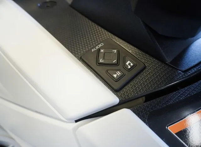 Slide: The Image of Yamaha VX Limited 2025 - 7