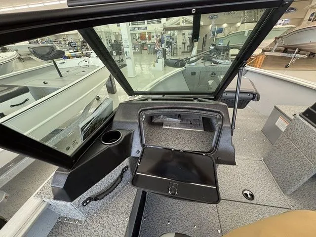 Slide: The Image of Lund 1875 Alaskan Sport 2025 - 23