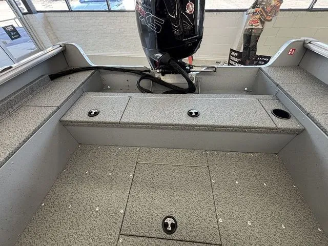 Slide: The Image of Lund 1875 Alaskan Sport 2025 - 31